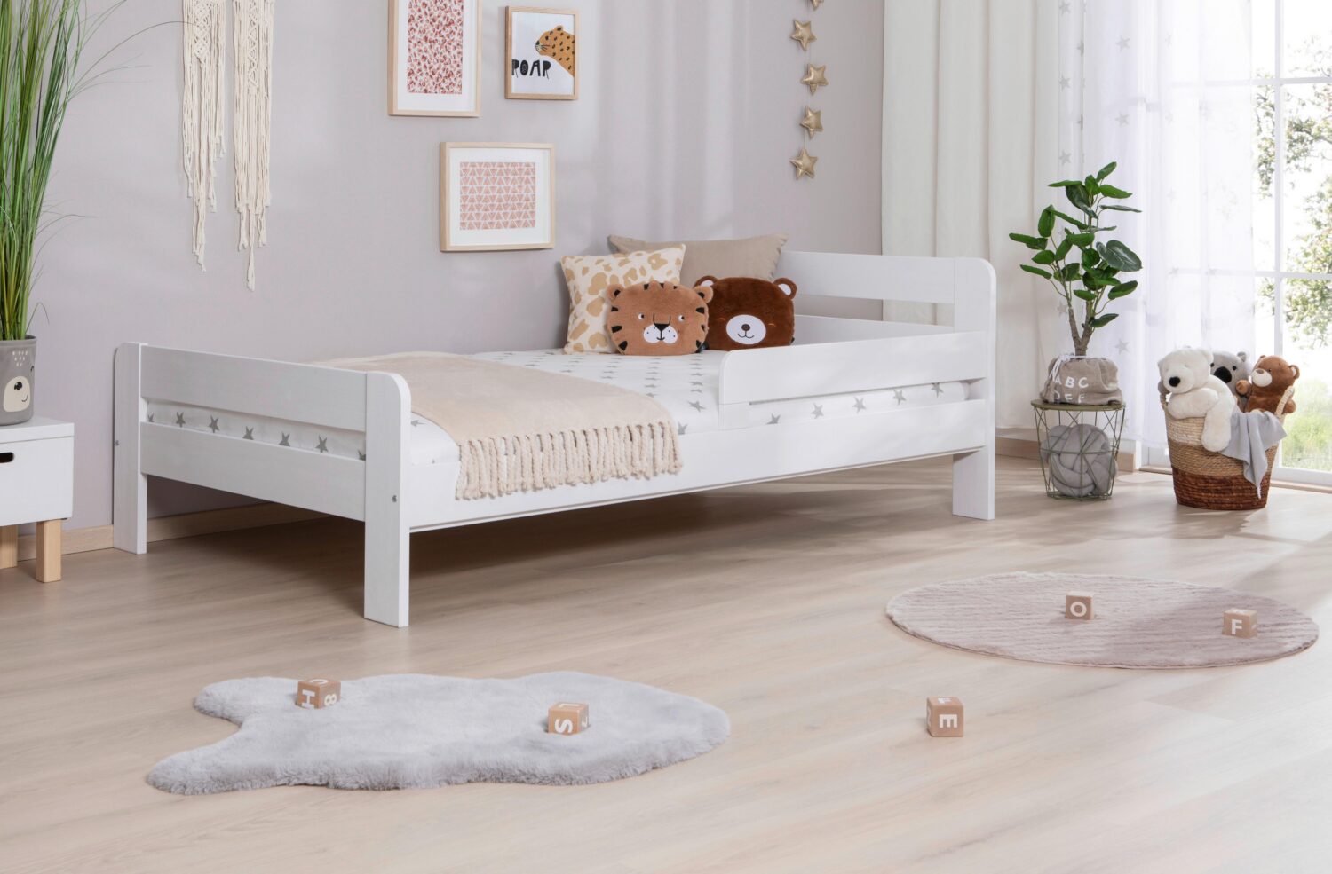 Bett Bennet mit Rausfallschutz ca. 120x200 cm Weiß Holz MID.YOU Möbel > Betten Weiß