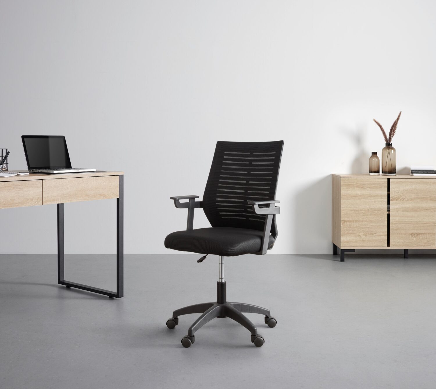 Drehstuhl in Schwarz Kunststoff, Textil, Holzwerkstoff Mömax Wohnzimmermöbel Schwarz