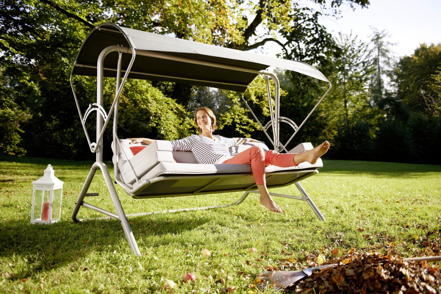 Wohnli Möbelsuche - Hollywoodschaukel mit Sonnendach Star 3-Sitzer