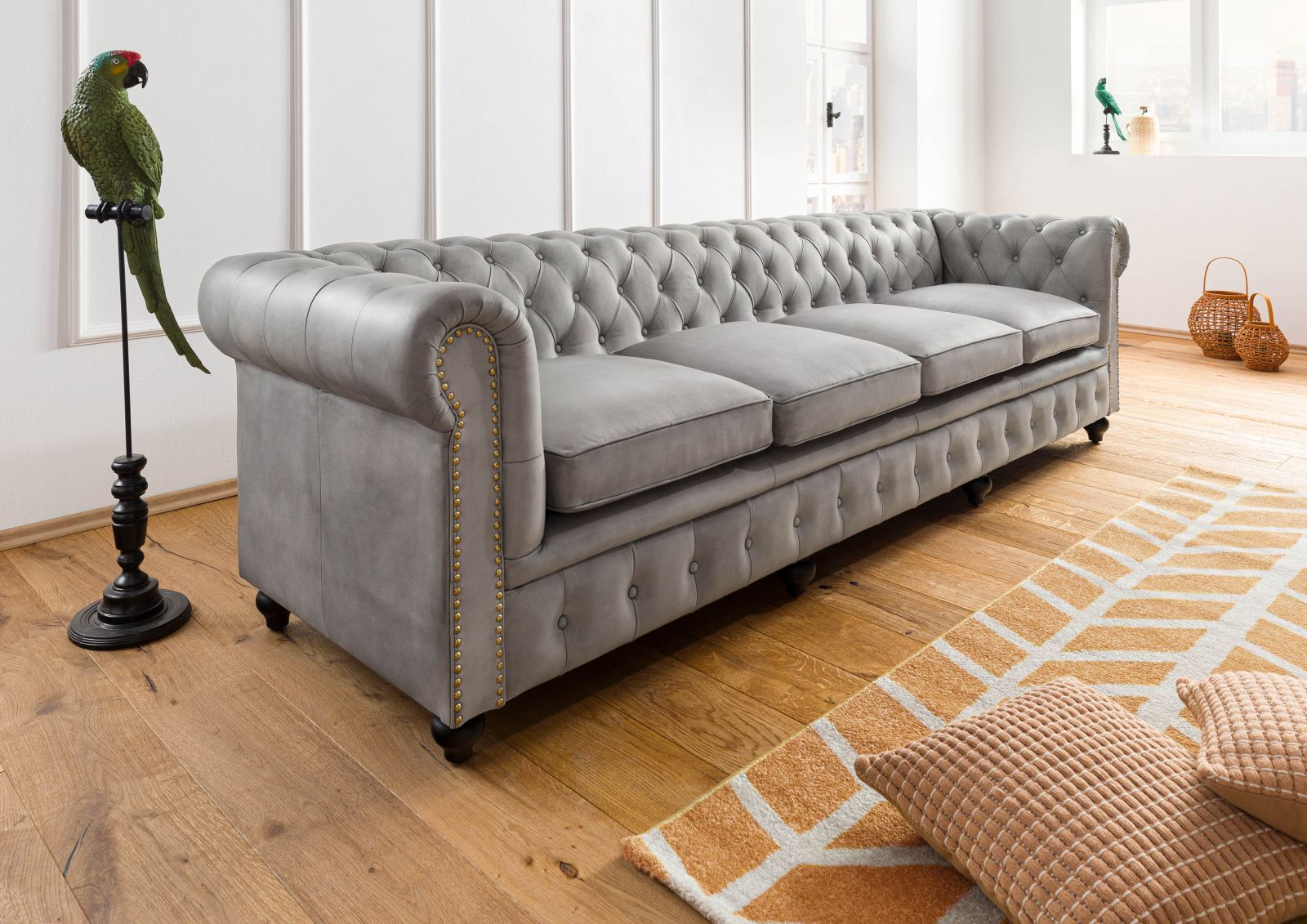Sofa 4-Sitzer Echtleder 274x82x75 grau CHESTERFIELD #204 Massivmoebel24 DE Möbel/Sofas/2-Sitzer Grau B:274, H:75, T:82