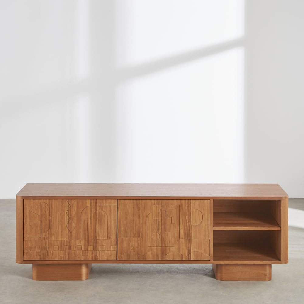 Wohnli Möbelsuche - TV-Schrank mit 2 Flügeltüren und 3 Regalböden mit geometrischen Gravuren