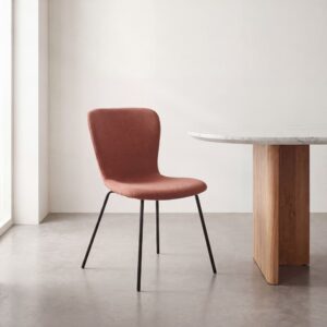 wohnli-moebel-suche-253718 Wohnli Möbelsuche - Stuhl mit rostfarbenem Chenille-Stoffbezug und schwarzen Stahlbeinen