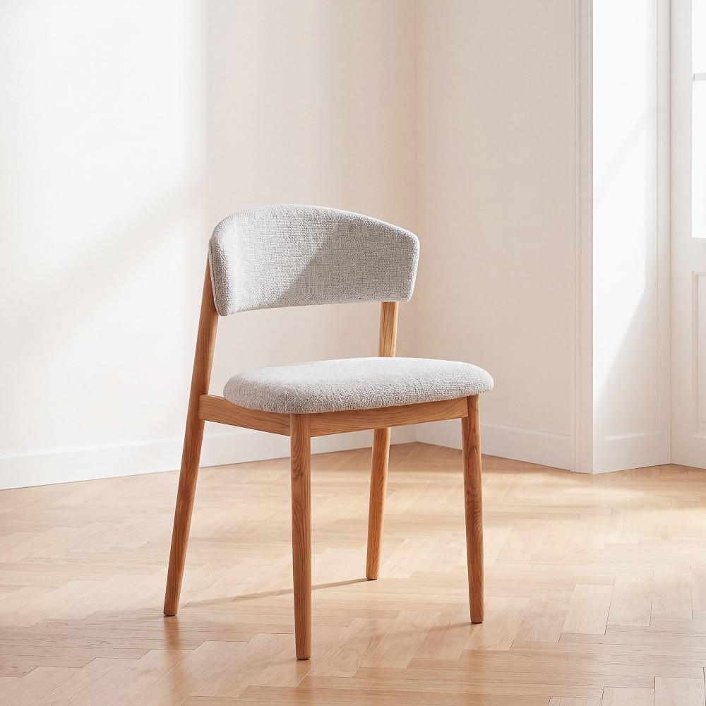 wohnli-moebel-suche-254295 Wohnli Möbelsuche - Stuhl mit beigefarbenem Polyester-Polyacryl-Gewebe und hellen Beinen aus massivem Eichenholz