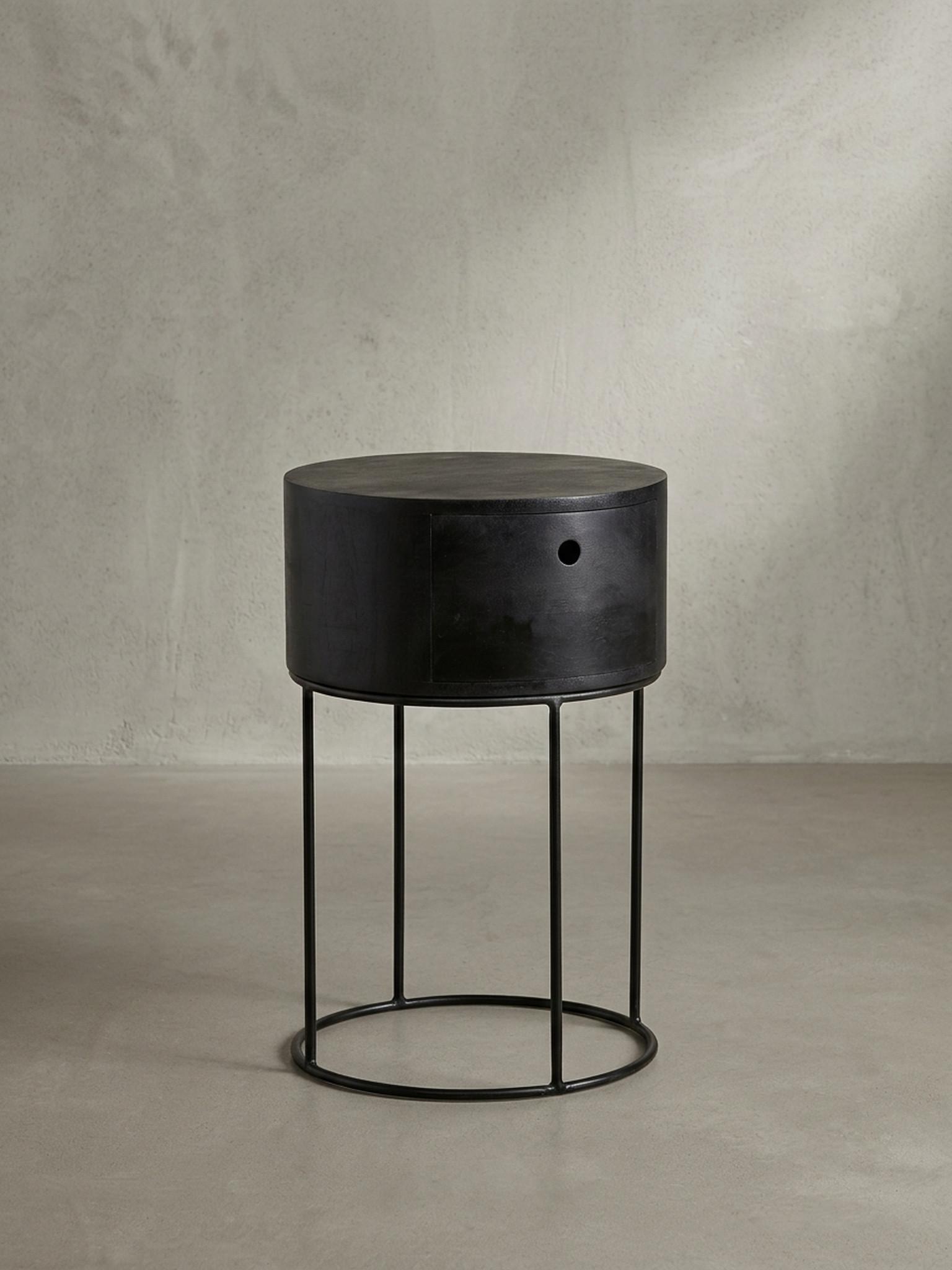 wohnli-moebel-suche-800001120543-1 NACHTKONSOLE Massivholz mit Schublade rund Modern Schwarz Holz KADIMA DESIGN Möbel > Kommoden & Schubladenschränke > Nachttische Schwarz