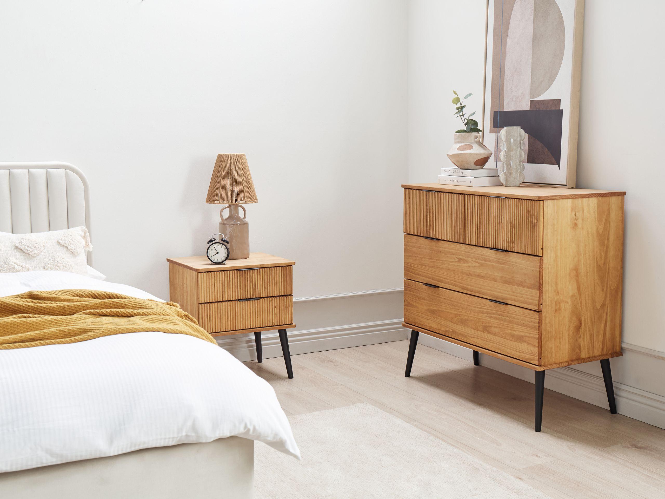 KOMMODE mit 4 Schubladen Kiefernholz Braun Timmins Holz Beliani Möbel > Kommoden & Schubladenschränke > Kommoden Braun