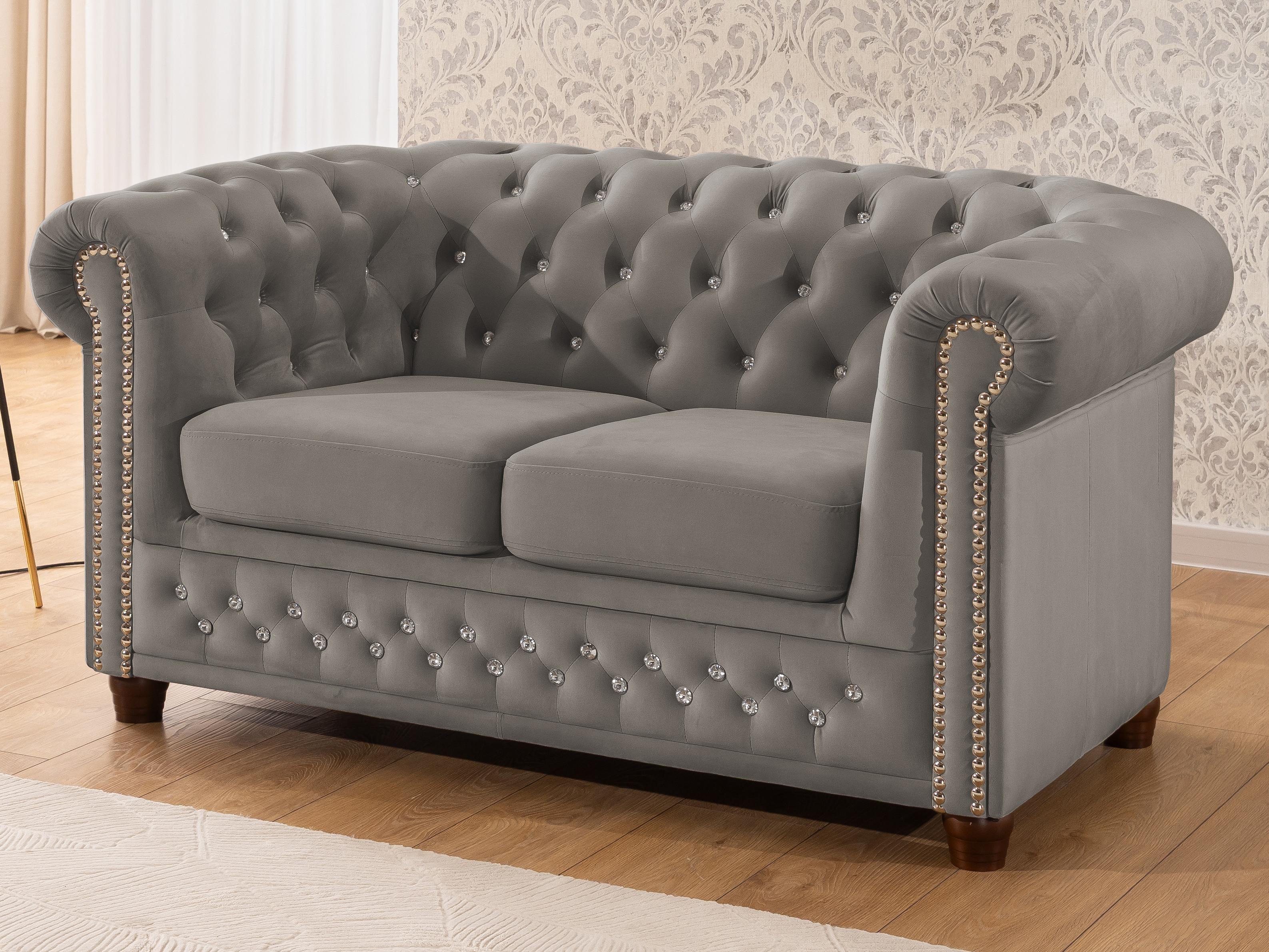 CHESTERFIELD-SOFA 2-sitzer Cleo Blink Grau Samt mit Kristallsteppung und braunen Massivholzfüßen Textil S-Style Möbel Möbel > Sofas & Couches > Sofas Grau