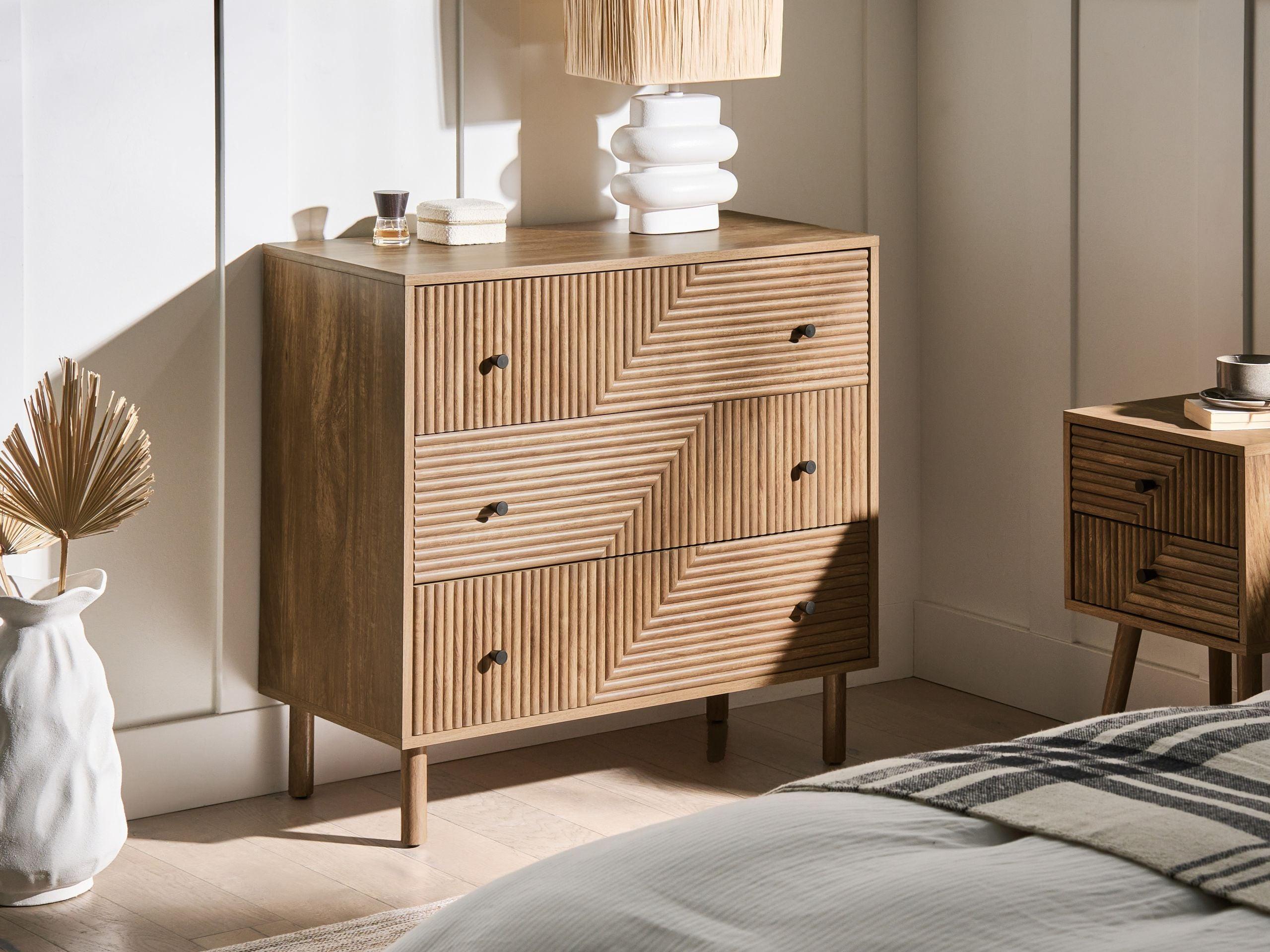 KOMMODE mit 3 Schubladen Hellbraun Ronge Holzwerkstoff Beliani Möbel > Kommoden & Schubladenschränke > Kommoden Braun