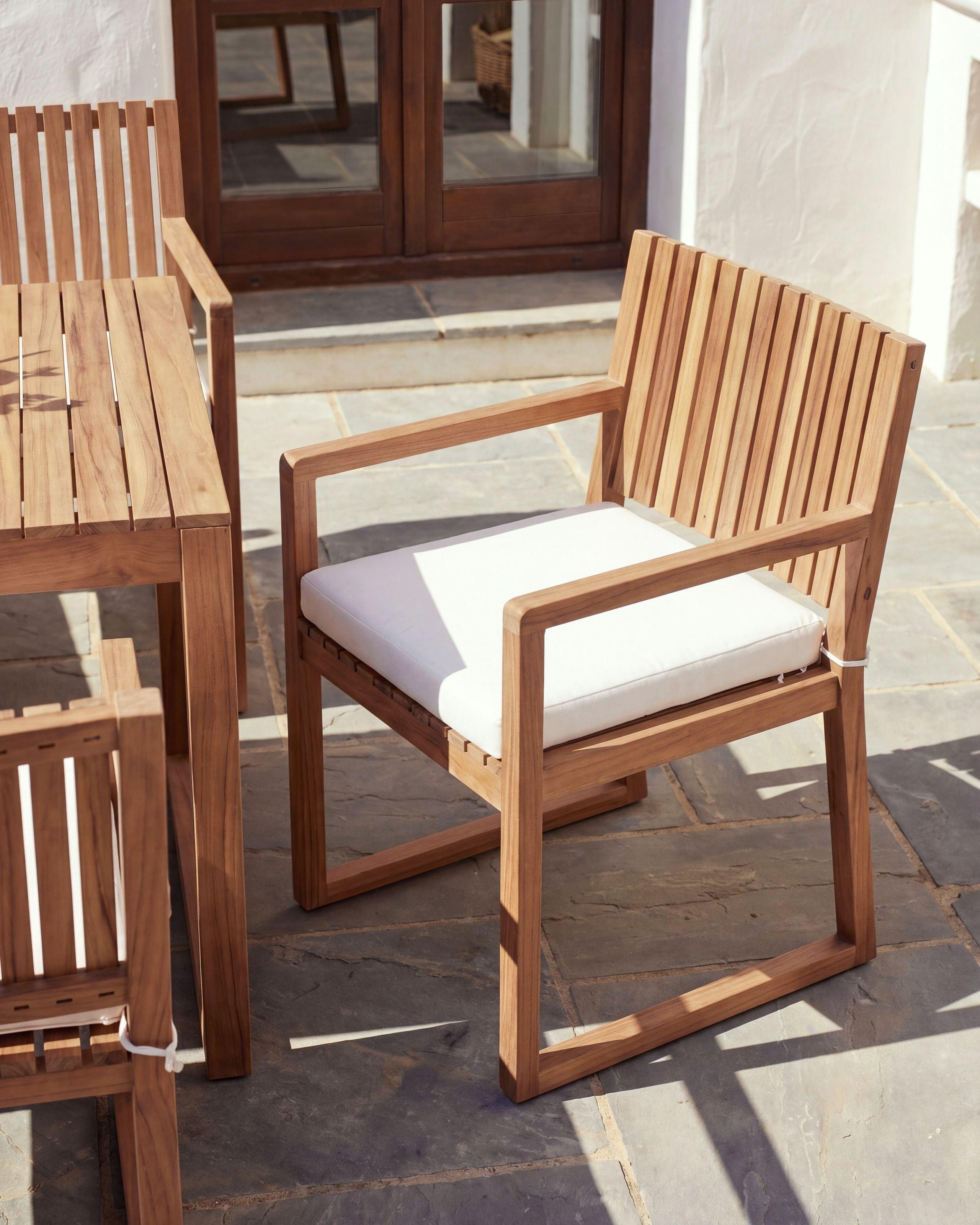 STUHL 8er-Set und Sitzkissen zertifiziertes Akazienholz Cremeweiß Sassaro II Premium Holz Beliani Garten & Outdoor > Gartenmöbel > Gartenstühle Braun