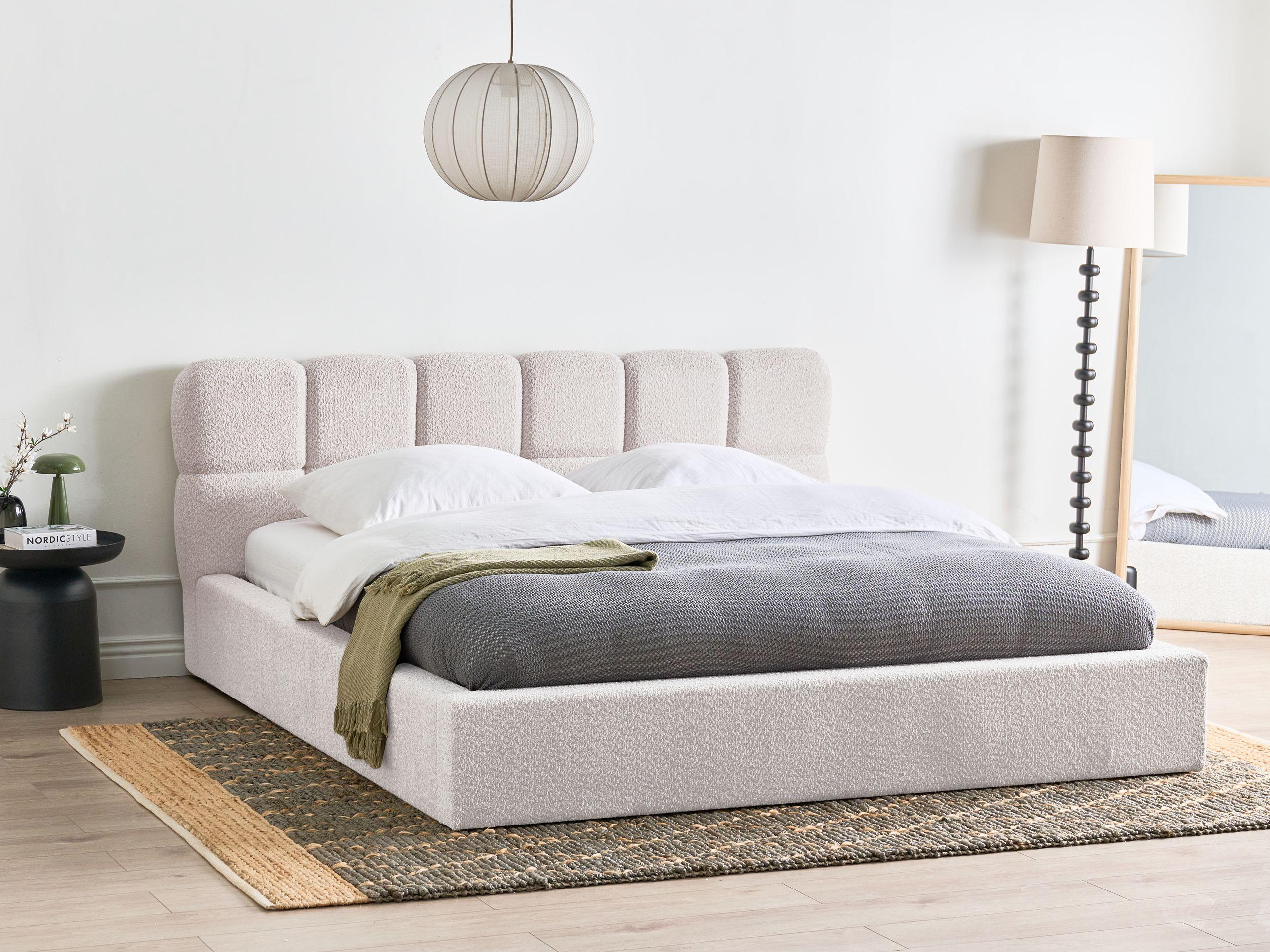 BETT mit Stauraum 180/200 cm Bouclé Hellbeige Baston Textil Beliani Möbel > Betten Beige