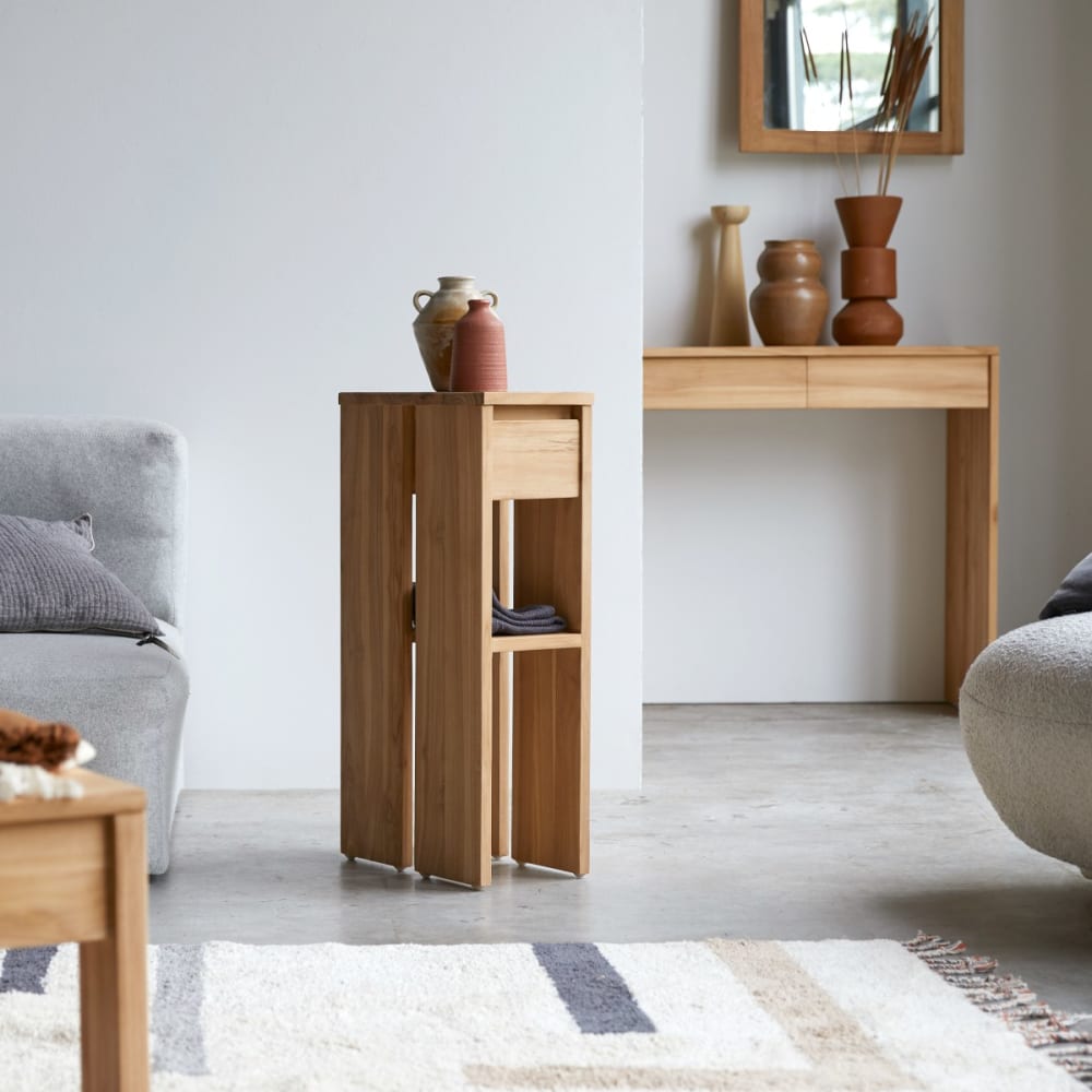 Wohnli Möbelsuche - Beistelltisch aus massiver Teakholz