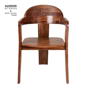 Wohnli Möbelsuche - Dreibeiniger Restaurantstuhl aus gehobeltem Akazienholz - MORY SACKO