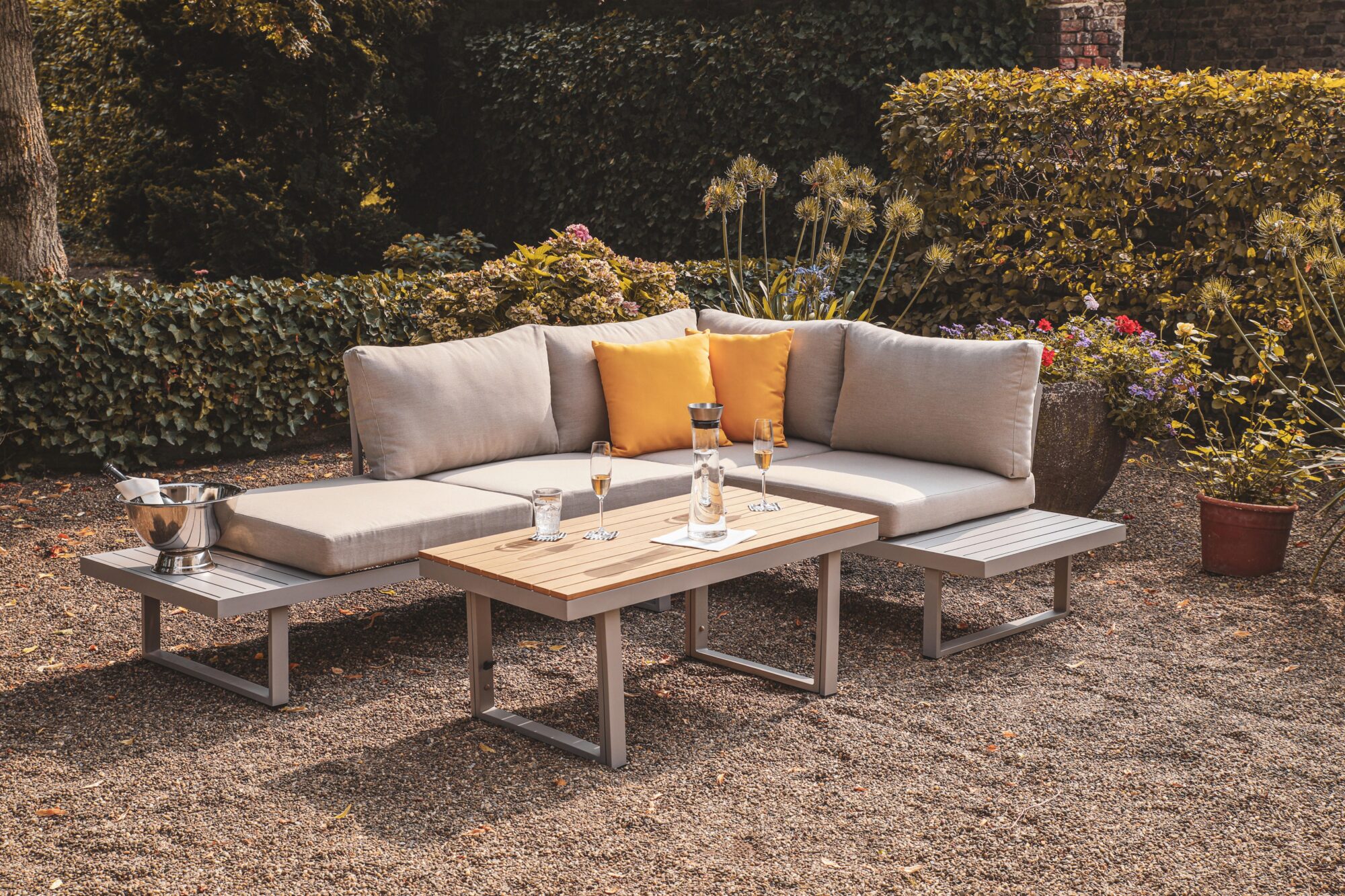 wohnli-moebel-suche-Loungegarnitur-3-tlg-Aruba-HolzMetallTextil-mit-Kissen Wohnli Möbelsuche - Loungegarnitur 3-tlg. Aruba Holz/Metall/Textil mit Kissen