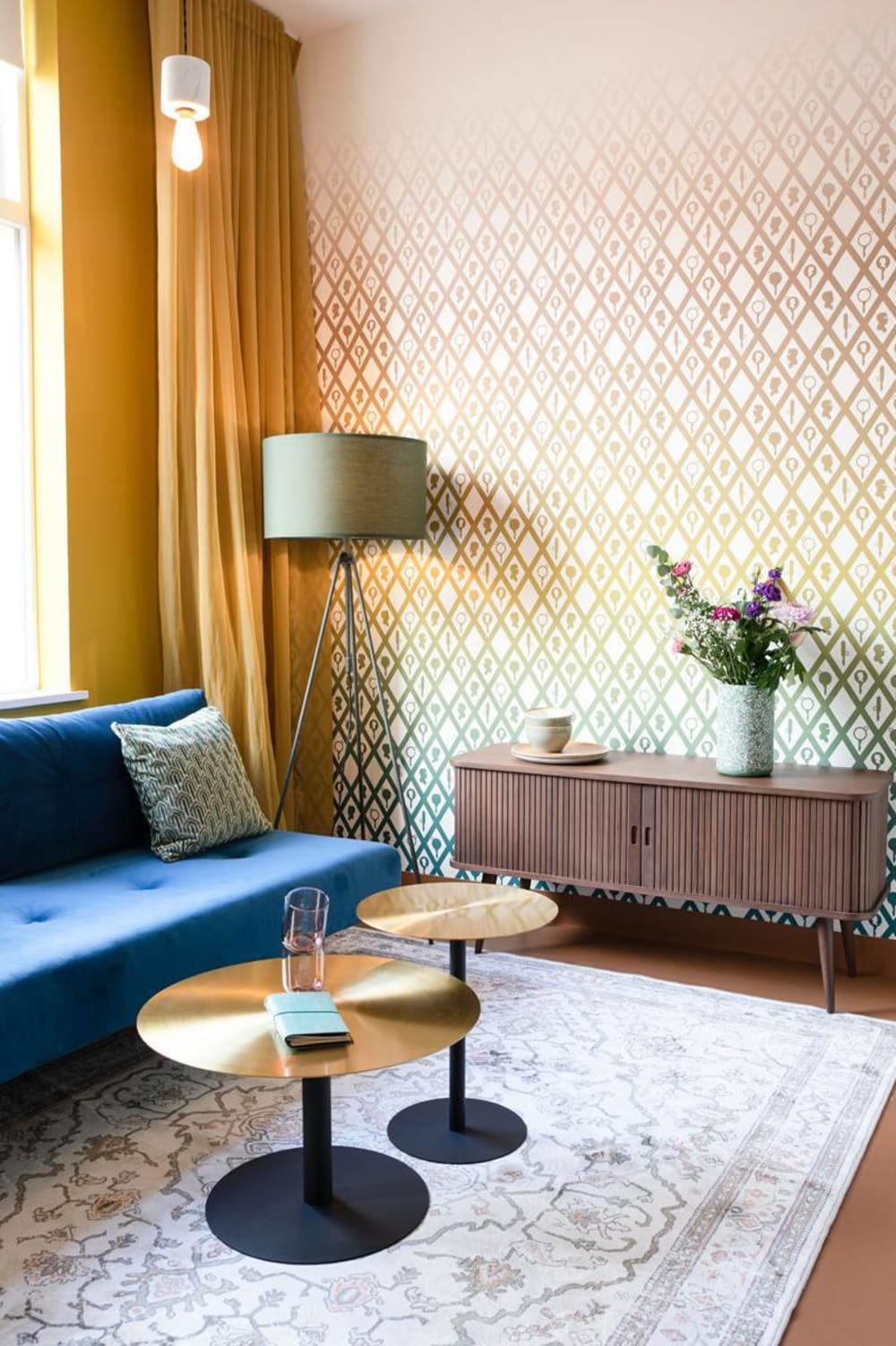 Sideboard aus Holz mit Nussbaum-Finish und Schiebetüren 120x57x40cm Holz Braun Zuiver Möbel Esszimmermöbel Sideboards, Highboards & niedrige Anrichten