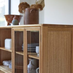 Vitrinenschrank aus Mindi 120x60x41cm Holz Braun Tikamoon Möbel Esszimmermöbel Geschirrschränke