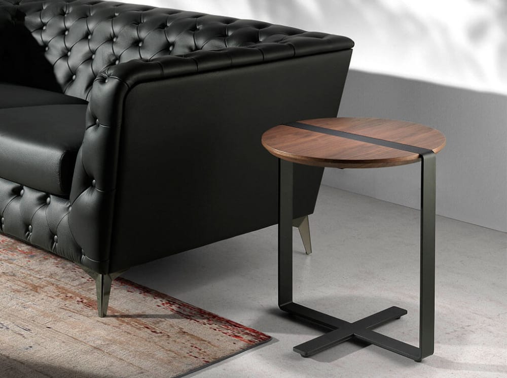 wohnli-moebel-suche-M22010307-1 Ecktisch in Walnussholz und Schwarz 50x52x50cm Holz Schwarz Angel Cerda Möbel Wohnzimmermöbel Couchtische