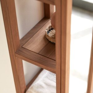 wohnli-moebel-suche-M22106166-1 Hochschrank aus massivem Nussbaumholz rechts 30x170x25cm Holz Braun Tikamoon Möbel Badezimmermöbel Bad-Hochschränke