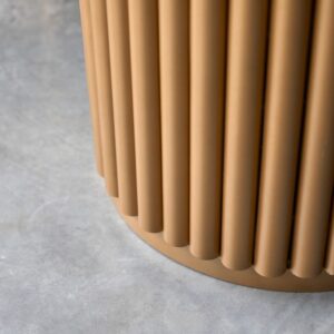 Runder Tisch aus Metall und Terrazzo 4/6 Personen 107x76x107cm Marmor Weiß Tikamoon Möbel Esszimmermöbel Esstische