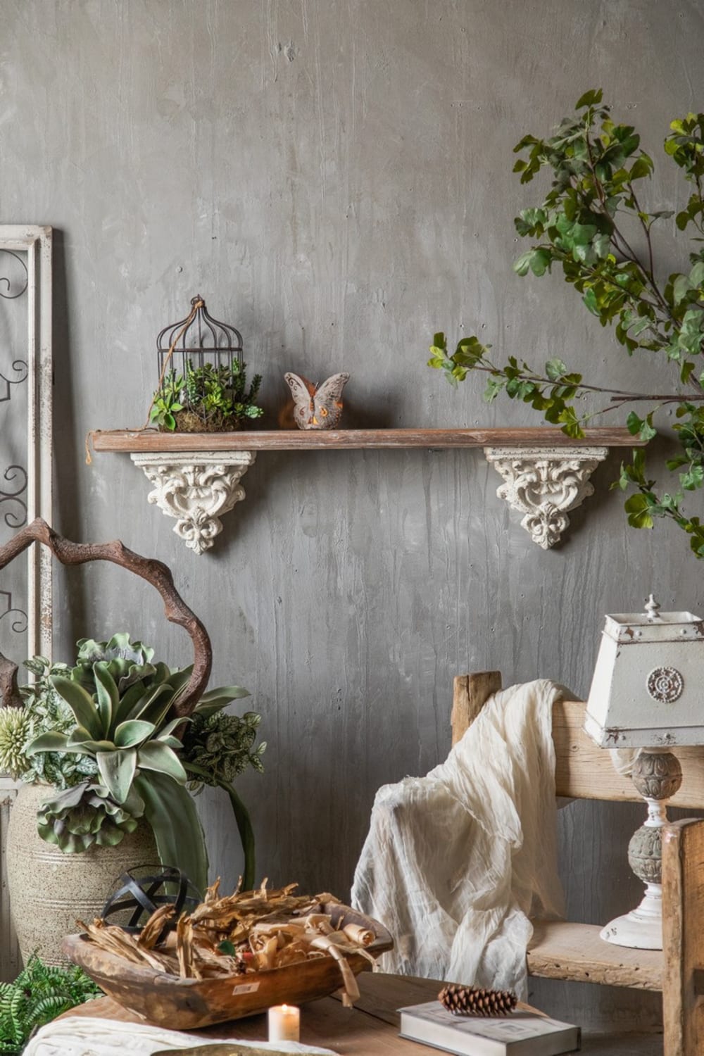 Holzregal mit weißer Patina 120x28x0cm Holz Weiß Mathi Design Möbel Schlafzimmermöbel Kleiderschränke