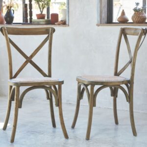 wohnli-moebel-suche-M23014090-1 Set von 2 Bistrostühlen aus altbraunem Holz 48x88x53cm Holz Braun sweeek Möbel Esszimmermöbel Stühle