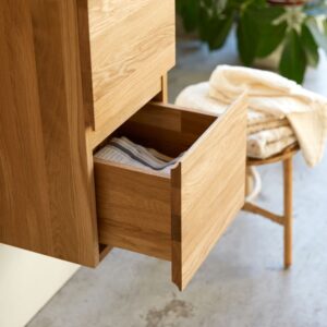 Hängeelement aus massiver Eiche 30x147x30cm Holz Braun Tikamoon Möbel Badezimmermöbel Bad-Hochschränke