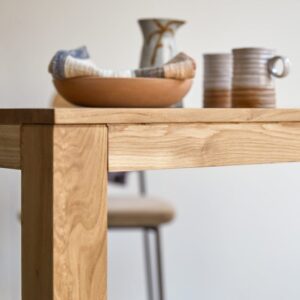 Rechteckiger Tisch aus massivem Eichenholz 4-6 Pers. 150x75x75cm Holz Braun Tikamoon Möbel Esszimmermöbel Esstische