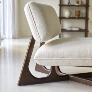 Niedriger Sessel aus massivem Mindiholz und ecrufarbenem Stoff 66x76x95cm Holz Beige Tikamoon Sofas und Sessel Sessel, Poufs und Fußbänke Sessel