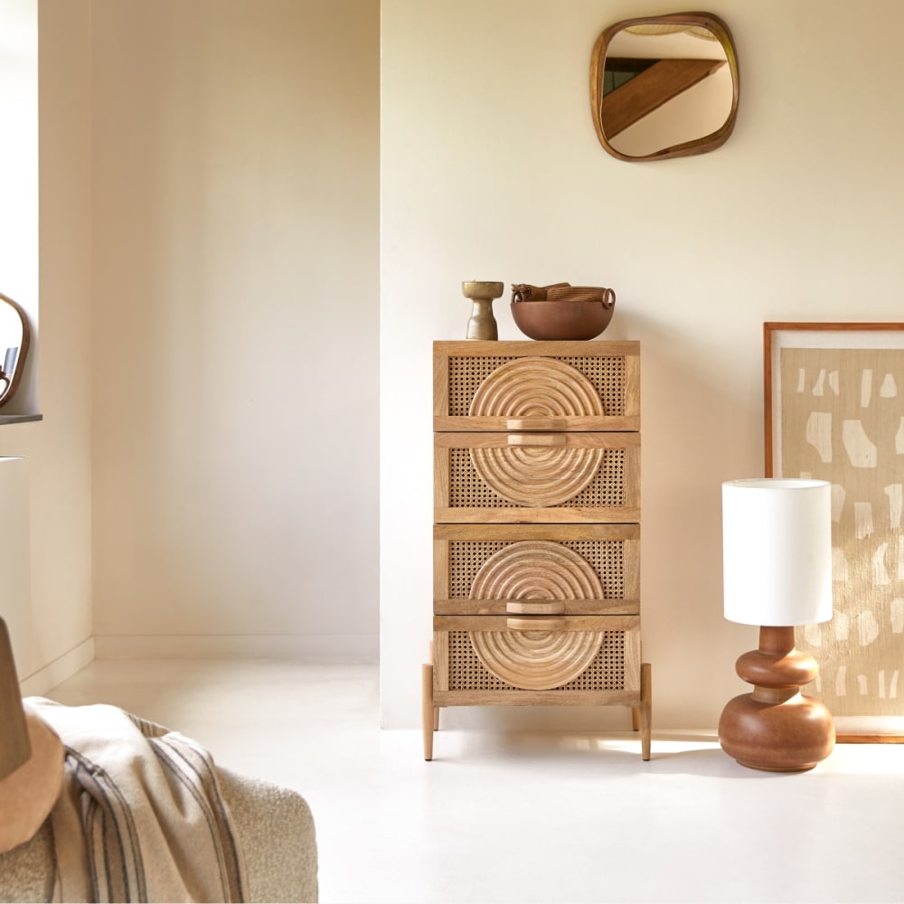 Wohnli Möbelsuche - Kommode aus massivem Mangoholz und Rattan