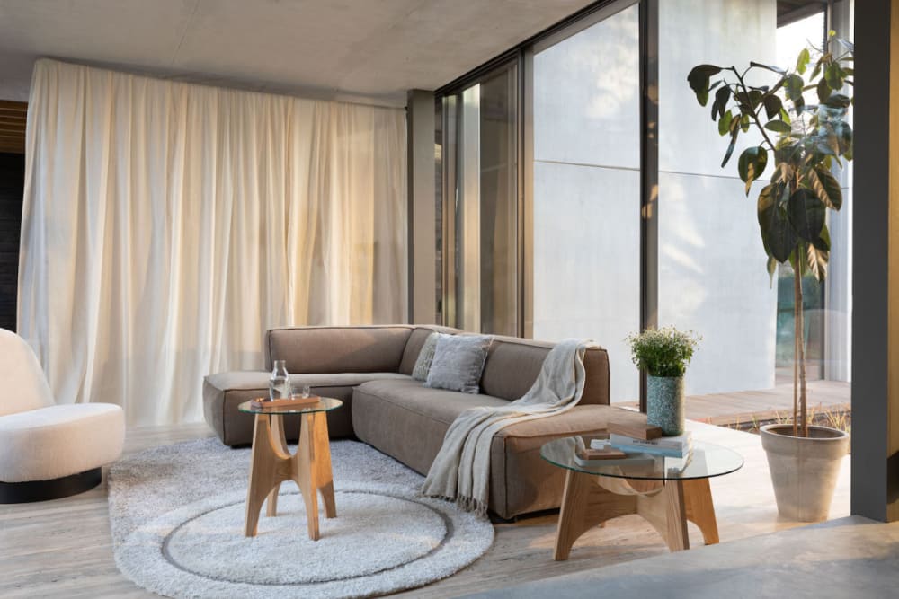 wohnli-moebel-suche-M23061729-1 Großes Ecksofa links aus karamellfarbenem Samt 308x72x103cm Samt Braun Zuiver Sofas und Sessel Sofas 2-Sitzer-Sofas & 3-Sitzer-Sofas