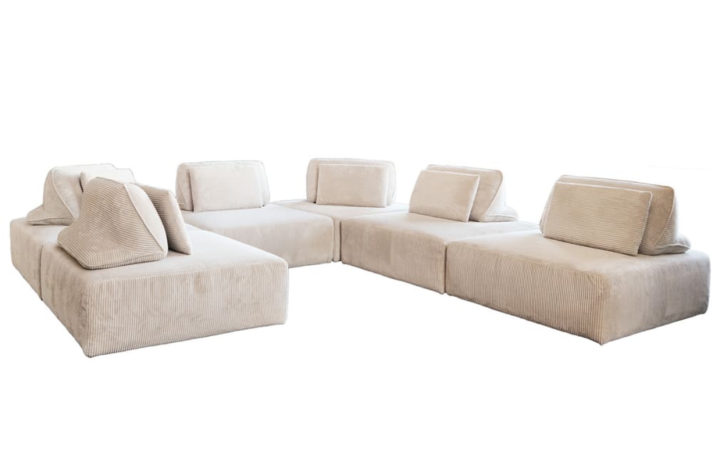 Wohnli Möbelsuche - Modulares 6-Sitzer Sofa mit Kissen aus Cord