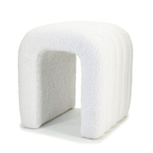 Wohnli Möbelsuche - Hocker aus Bouclé-Stoff