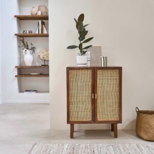 wohnli-moebel-suche-M23127047-1 Buffet aus massivem Mangoholz in Nussbaumoptik und Rohrgeflecht 68 cm 68x90x40cm Holz Braun BERAH GETAH Möbel Esszimmermöbel Sideboards, Highboards & niedrige Anrichten