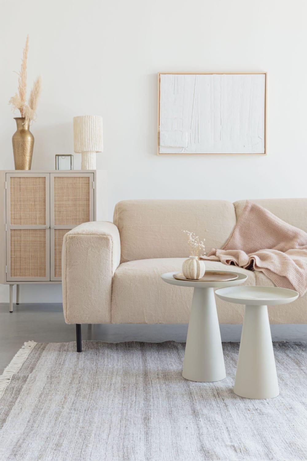 2-Sitzer-Sofa aus extrem weichem Stoff in Creme 206x80x96cm Stoff Beige White label Sofas und Sessel Sofas 2-Sitzer-Sofas & 3-Sitzer-Sofas