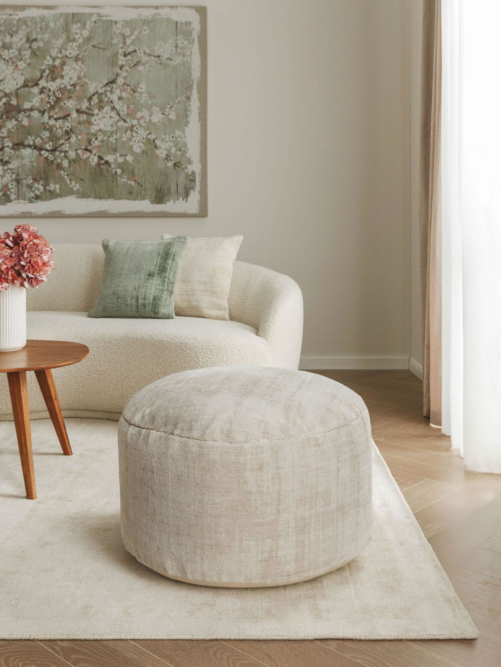 Pouf hellgrau 55x55x30 55x30x55cm Viskose Grau Benuta Sofas und Sessel Sessel, Poufs und Fußbänke Sitzsäcke