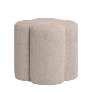 Wohnli Möbelsuche - Pouf in Blumenform aus beigem Stoff.
