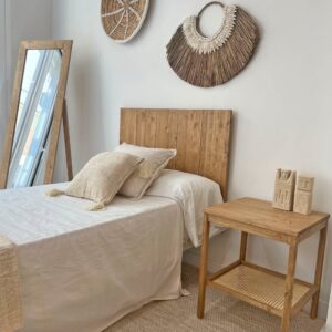 wohnli-moebel-suche-M23168737-1 Beistelltisch aus Massivholz in Eiche mit Ablage aus Rattan 45x45 cm 45x55x45cm Holz Braun NATYAL Möbel Wohnzimmermöbel Beistelltische