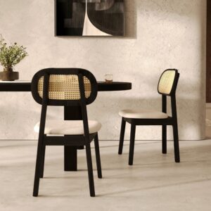 beigem Stoff und Rattan