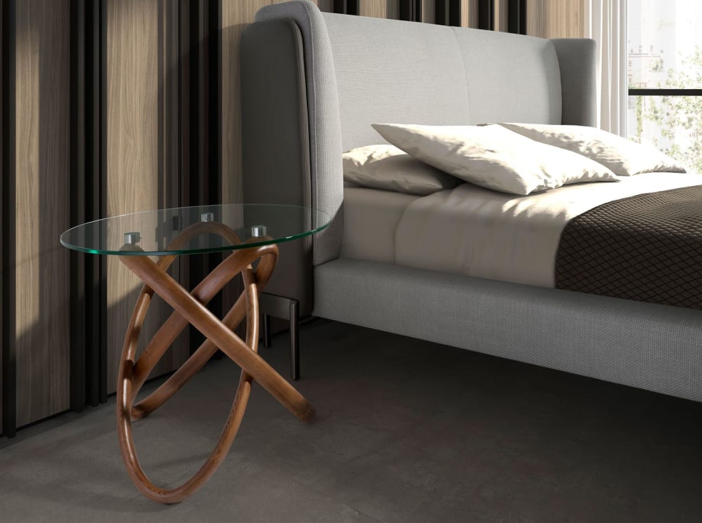 wohnli-moebel-suche-M24002227-1 Runder Ecktisch aus gehärtetem Glas und Nussbaum 55x50x55cm Glas Braun Angel Cerda Möbel Wohnzimmermöbel Couchtische