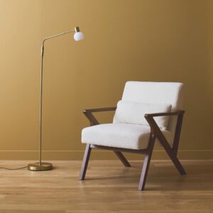 Skandinavischer Sessel aus nussbaumfarbenem Hevea-Holz mit 70x81x75cm Stoff Beige sweeek Sofas und Sessel Sessel, Poufs und Fußbänke Sessel