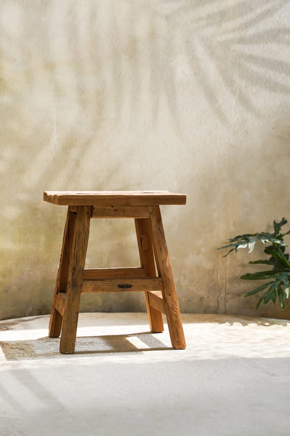 wohnli-moebel-suche-M24032347-1 39 x 30 x 47 cm