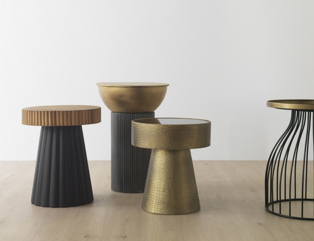 Beistelltisch aus goldfarbenem Metall und schwarzem Glas 40x45x40cm Metall Gold GEESE HOME Möbel Wohnzimmermöbel Beistelltische