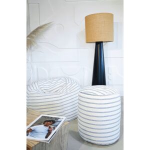 gestreifter blauer Leinenstoff.