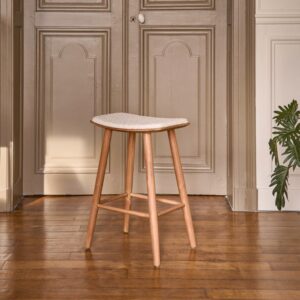 wohnli-moebel-suche-M24159653-1 Hocker aus massivem Teakholz Bouclé-Sitz 65 cm 48x67x35cm Holz Beige BERAH GETAH Möbel Esszimmermöbel Barhocker