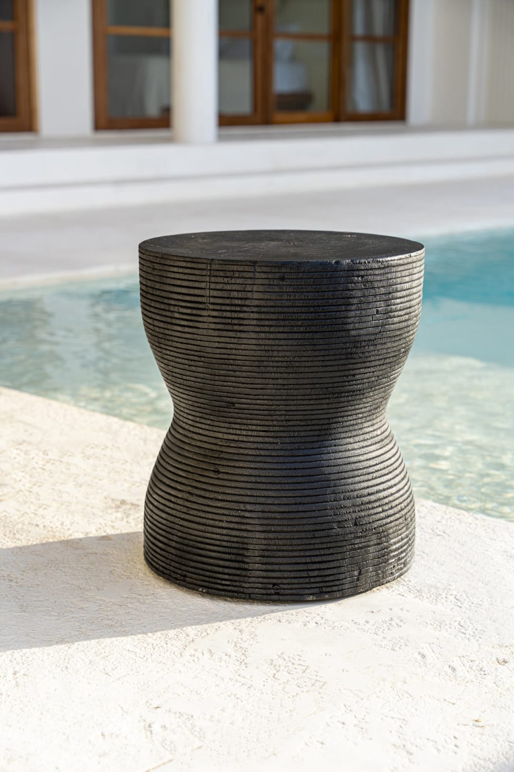 Hocker aus Suarholz in schwarz, 35 × 35 × 45 cm 35x45x35cm Holz Schwarz Bazar Bizar Möbel Wohnzimmermöbel Hocker