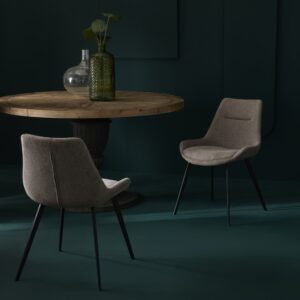 Set aus 2 Stühlen aus taupefarbenem Stoff 62x82x54cm Stoff Braun Signature Möbel Esszimmermöbel Stühle