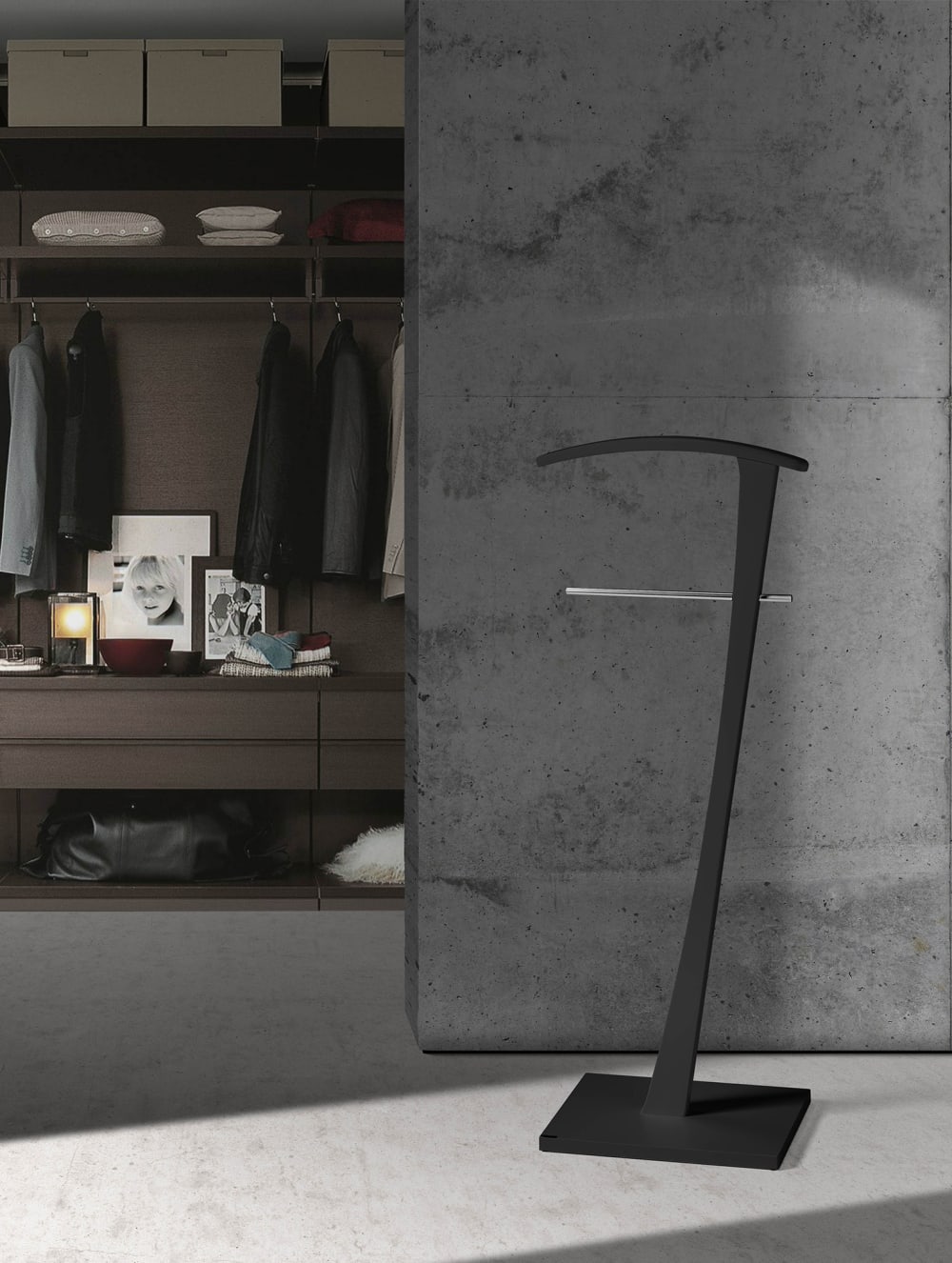 Herrendiener aus lackiertem Buchenholz in Schwarz 115x46x48 cm 48x115x28cm Holz Schwarz Herdasa Möbel Schlafzimmermöbel Kleiderständer