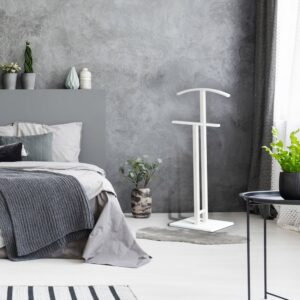 Herrendiener aus lackiertem Buchenholz in Weiß 105x44x29 cm 44x105x29cm Holz Weiß Hispanohogar Möbel Schlafzimmermöbel Kleiderständer