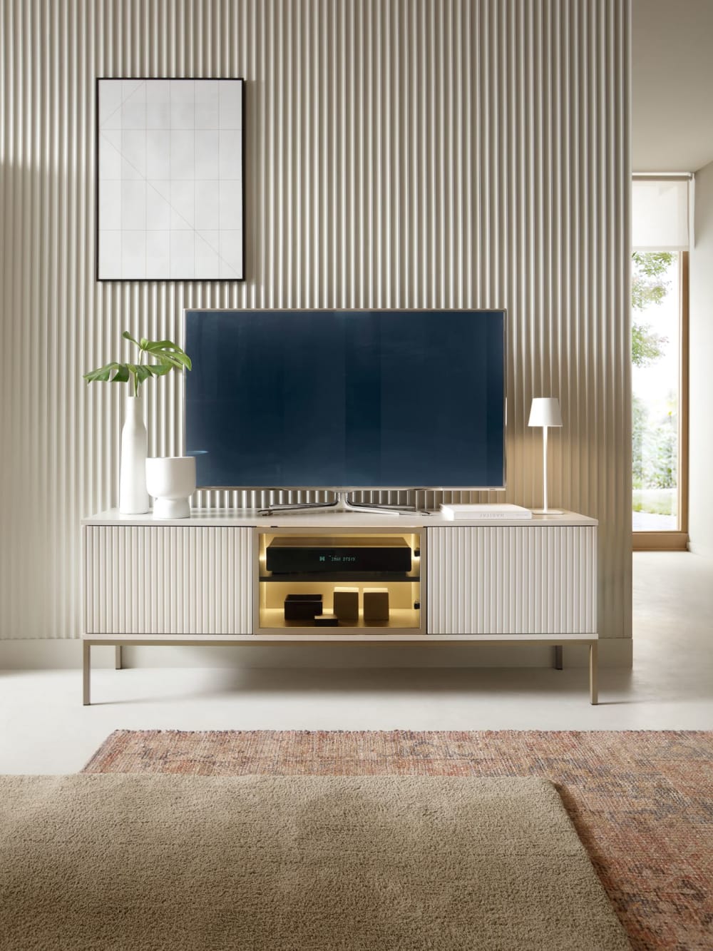 wohnli-moebel-suche-M25068877-1 TV-Schrank 3-türig mit LED, Greige, 154 cm 153x39x153cm Spanplatte Taupe Selsey Möbel Wohnzimmermöbel TV-Möbel