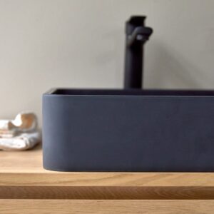 Thaïs - Quadratisches Waschbecken aus schwarzem Terrazzo 39x12x39cm Marmor Schwarz Tikamoon Möbel Badezimmermöbel Waschtische