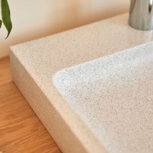 Quadratisches Waschbecken aus Premium-Terrazzo White 40x6x40cm Marmor Weiß Tikamoon Möbel Badezimmermöbel Waschtische