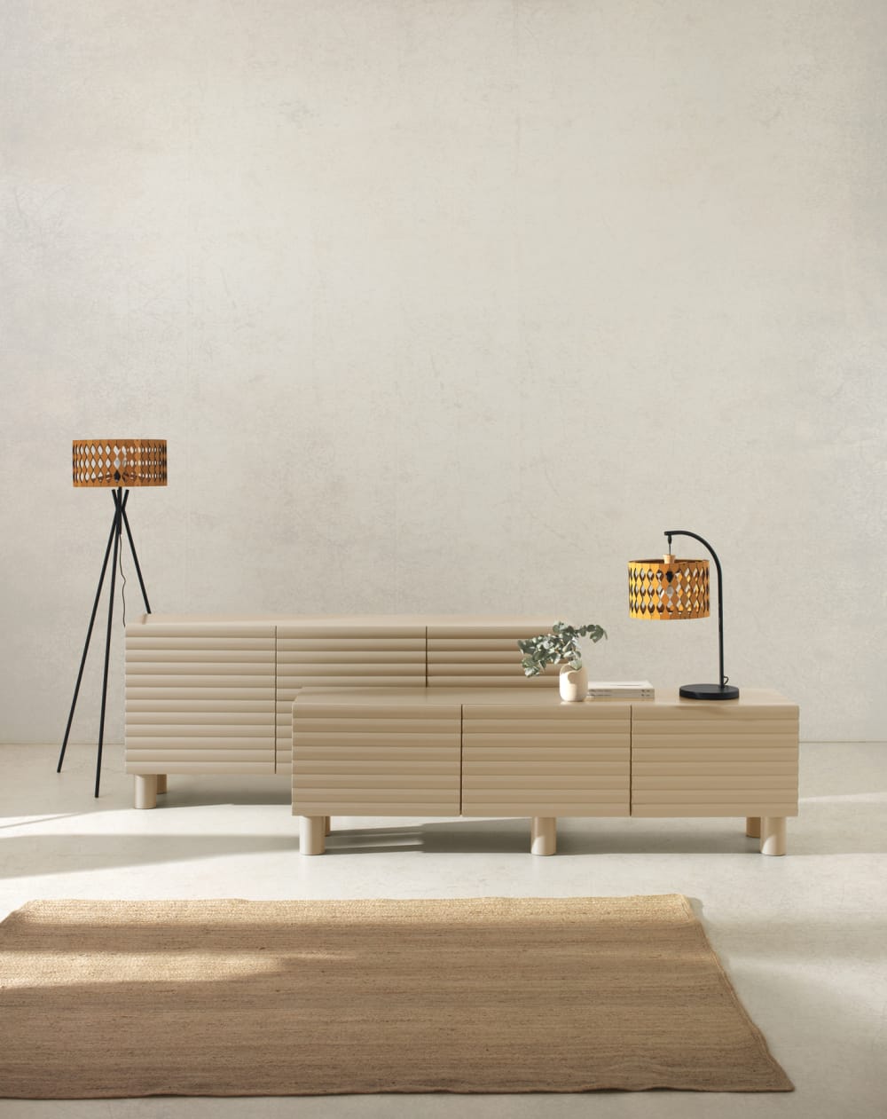 Beigefarbener Sideboard mit Wellenrelief an Türen und Schubladen 180x75x43cm Holz Beige GEESE HOME Möbel Esszimmermöbel Sideboards, Highboards & niedrige Anrichten